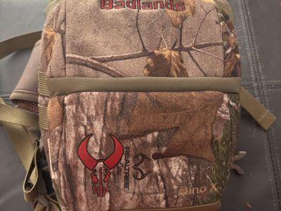 Nice badlands binocular harness/case in great condition