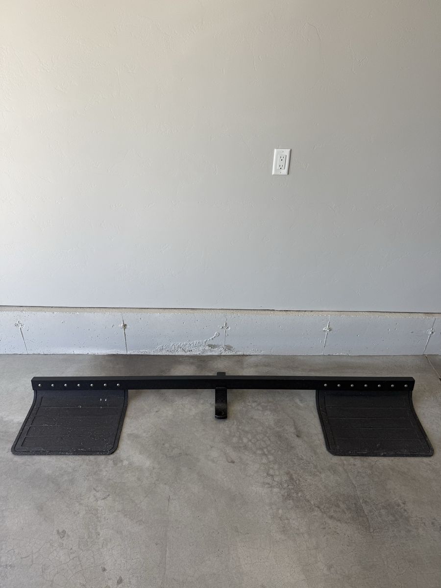 Tow hitch 2” receiver with rock tamer guards