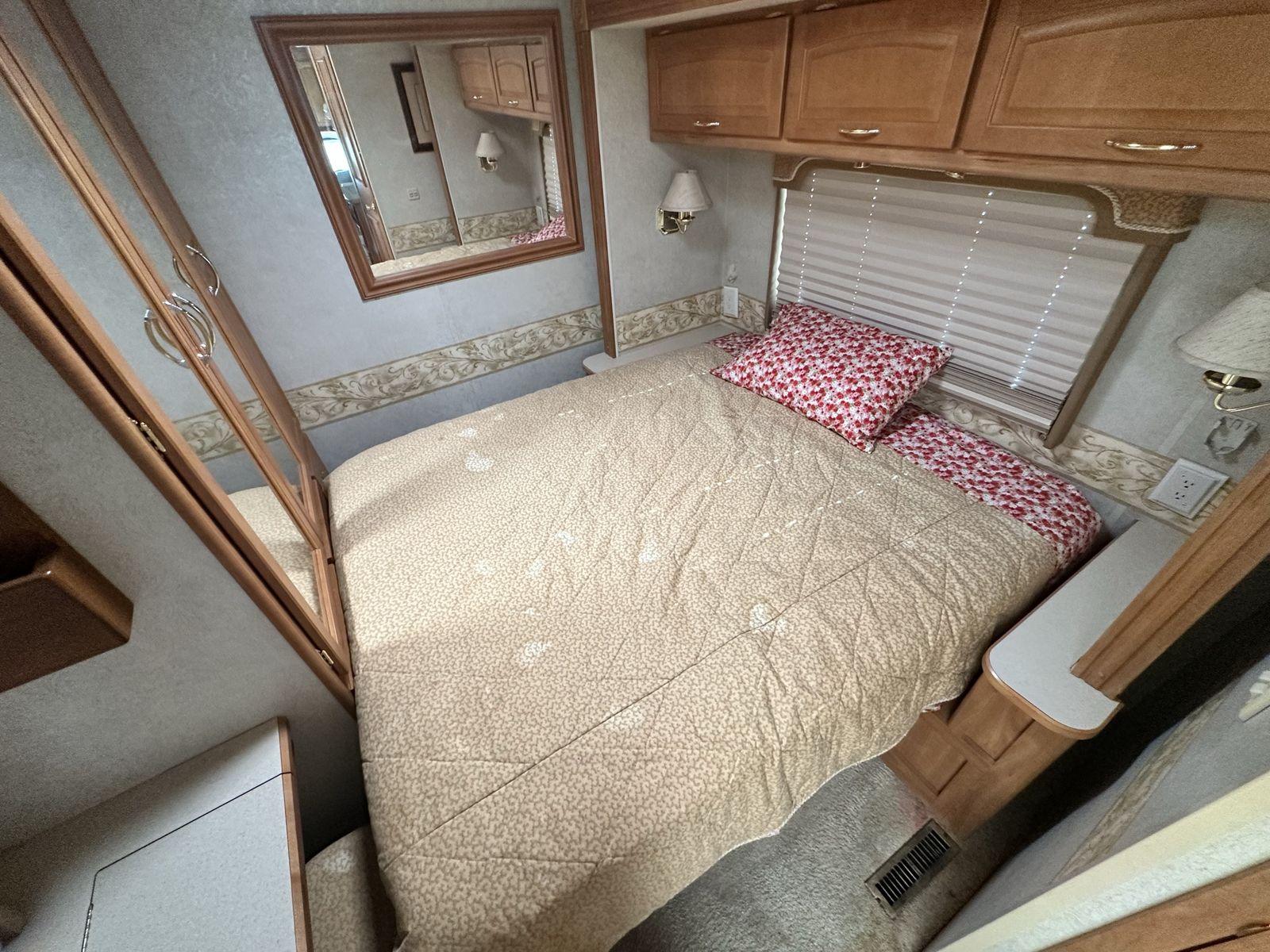 Main image 14