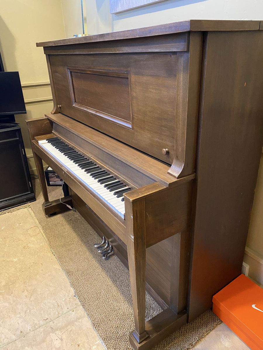 Free Old Hamilton Piano