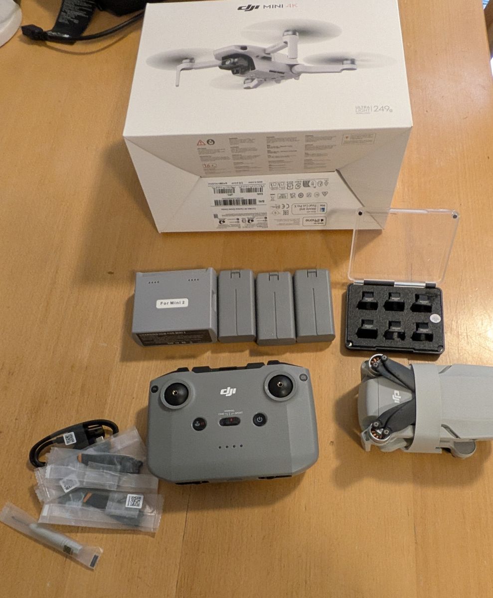 Dji mini 4k combo 90min of flight + filters + charging hub