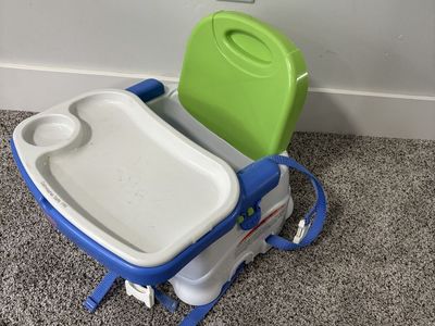 Baby seat with removable tray
