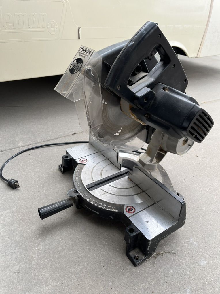 Black And Decker Power Miter Saw