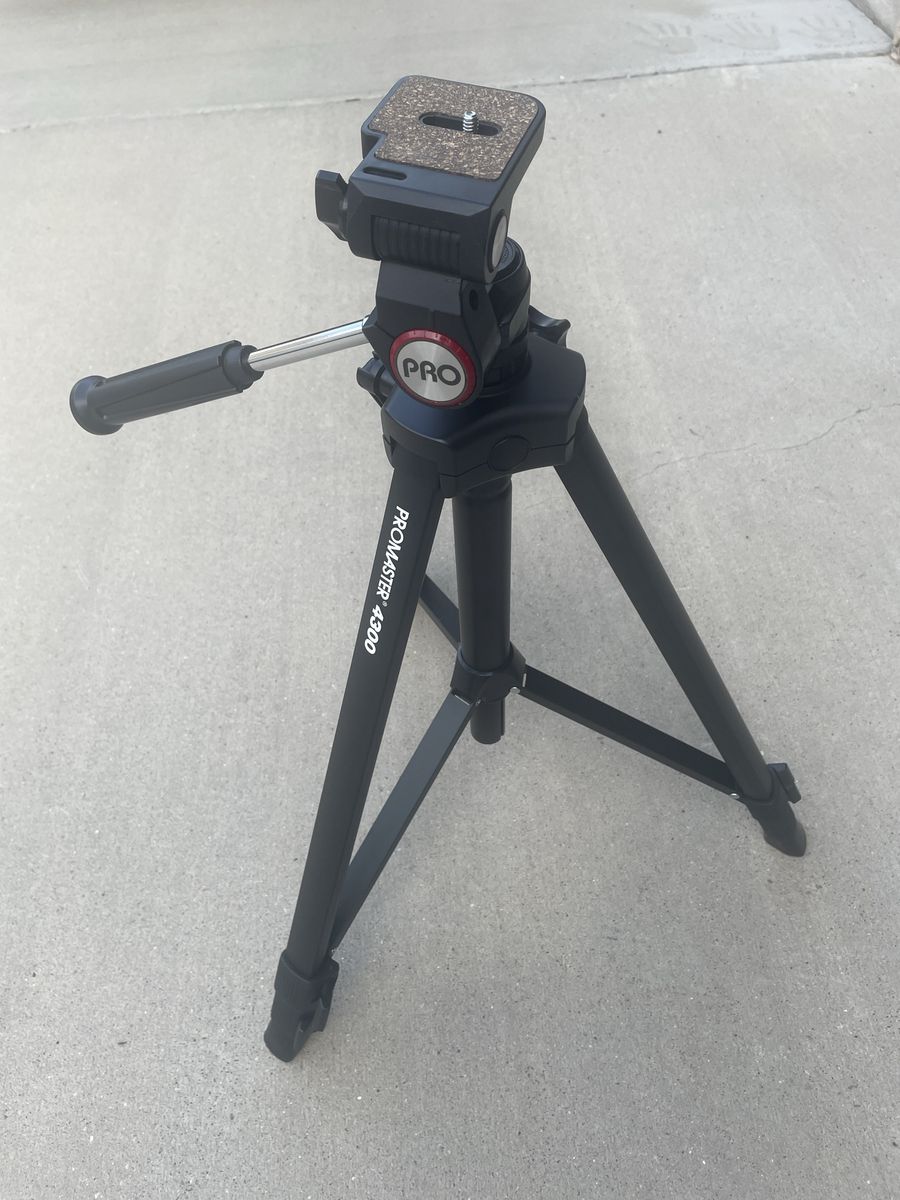 PROMASTER PHOTO TRIPOD