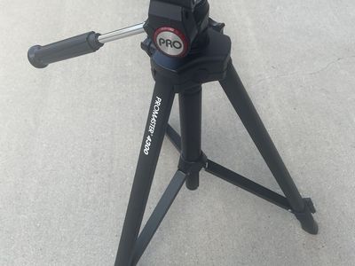 PROMASTER PHOTO TRIPOD