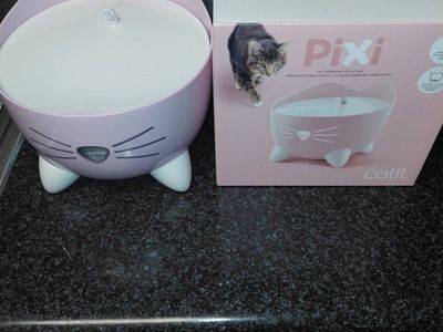 Catit Pixi Pink Cat Drinking Fountain - 2.5L, 3 Drinking Options, Filter, Ultra-Silent