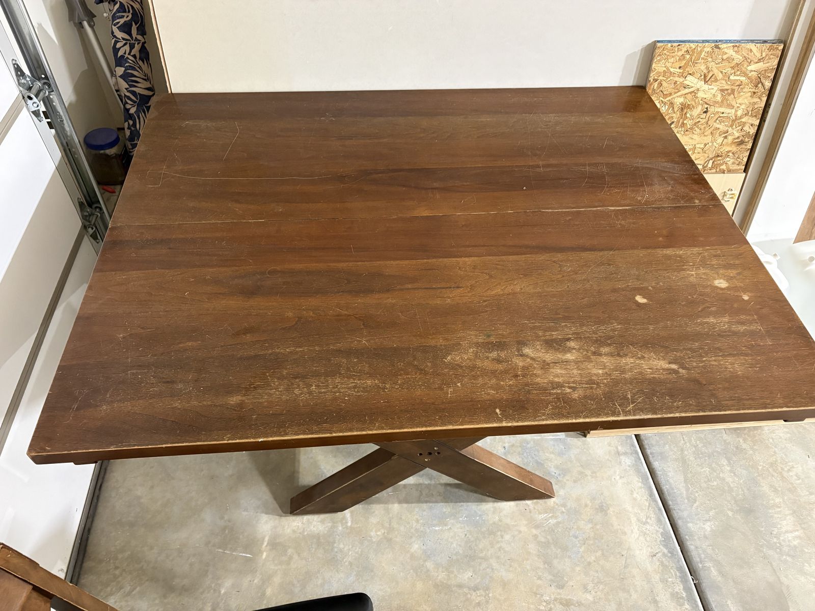 Counter Height (36") Dining Table  4' x 5'  Expands to 5'x5' with included table leaf