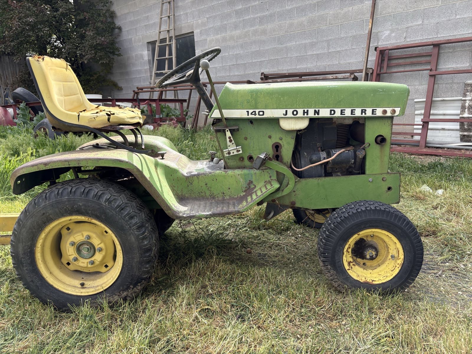 John Deere 140 Tractor