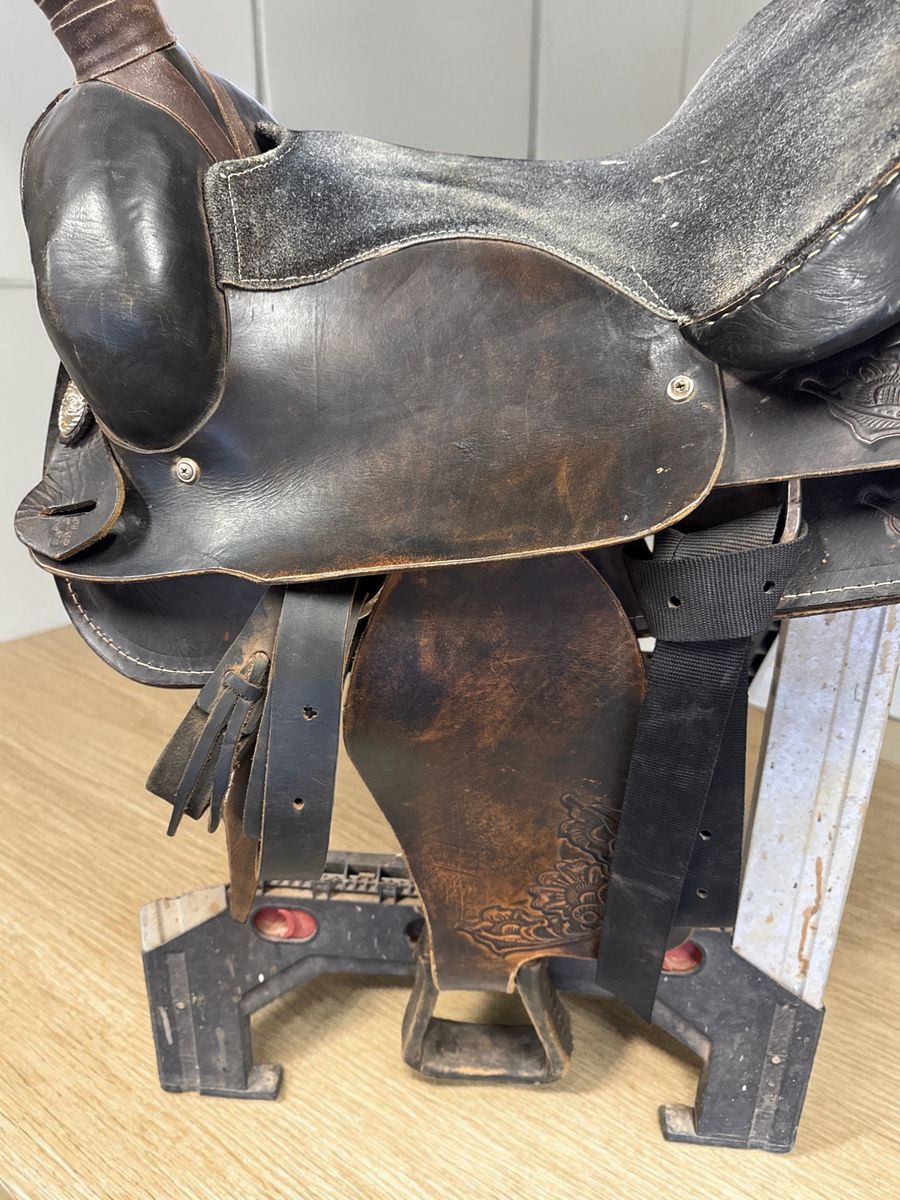 Vintage Western Trail Saddle