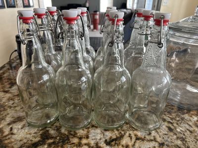 Swing Top Glass Bottles with Airtight Lids, Flip Top, for Carbonated Drinks, Kombucha Bottles, 2nd Fermentation, Water - 16 Oz