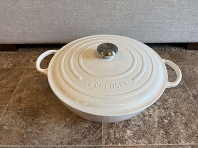 Le Creuset 7.5QT White Round Dutch Oven #32