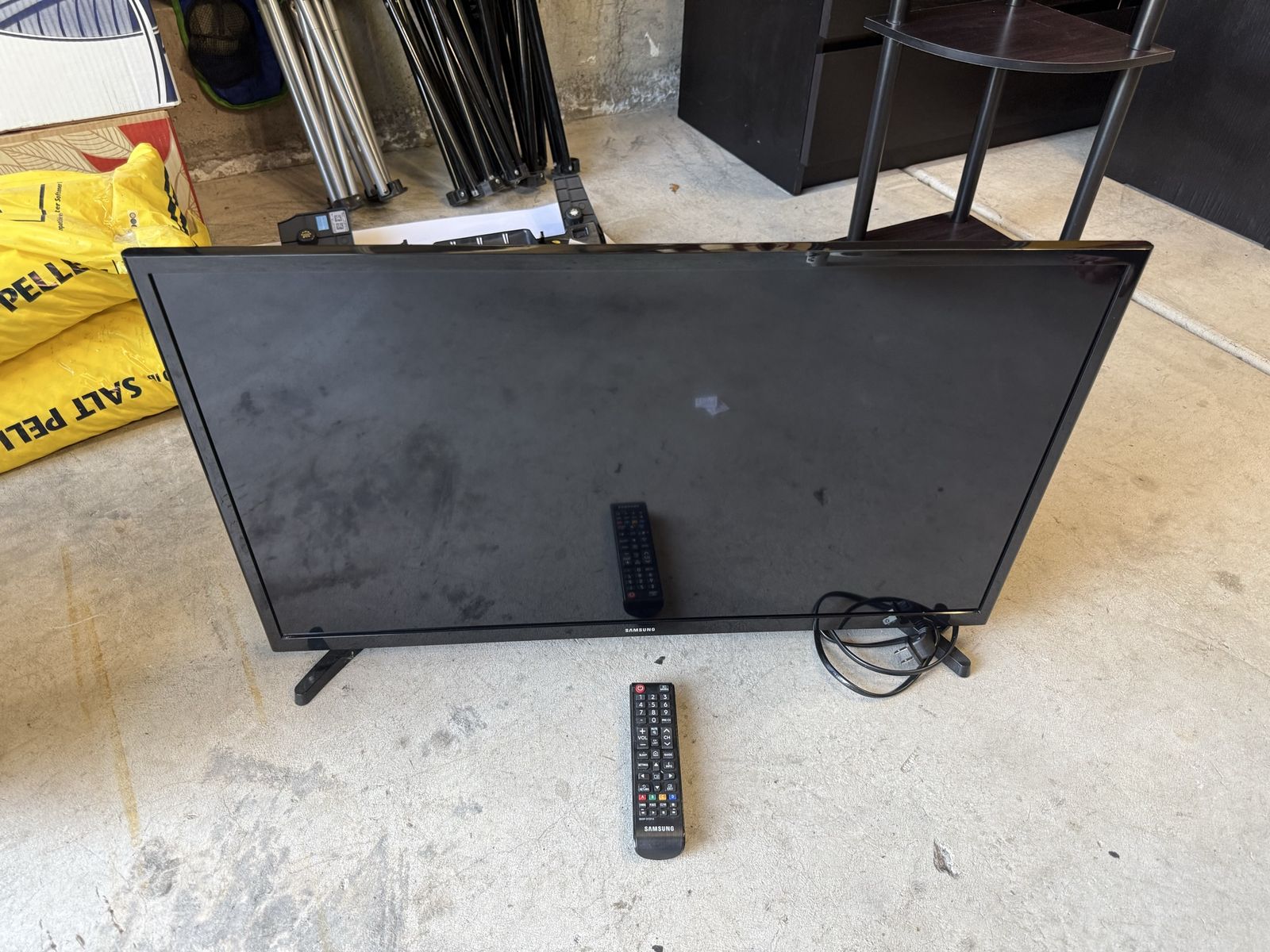 32" Samsung TV
