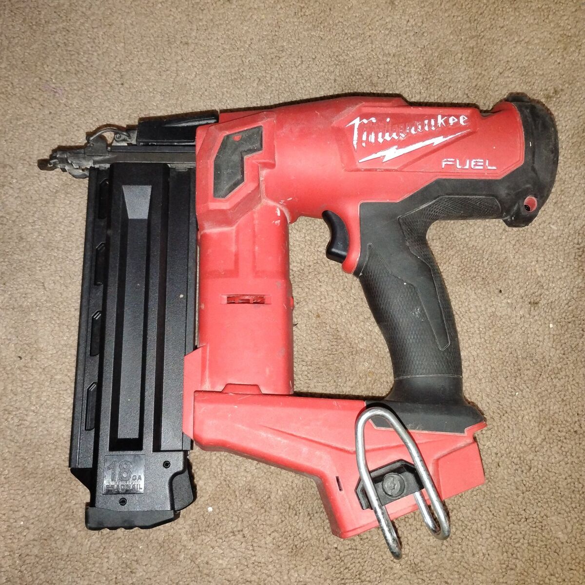 Milwaukee M18 18 Gauge Brad Nailer