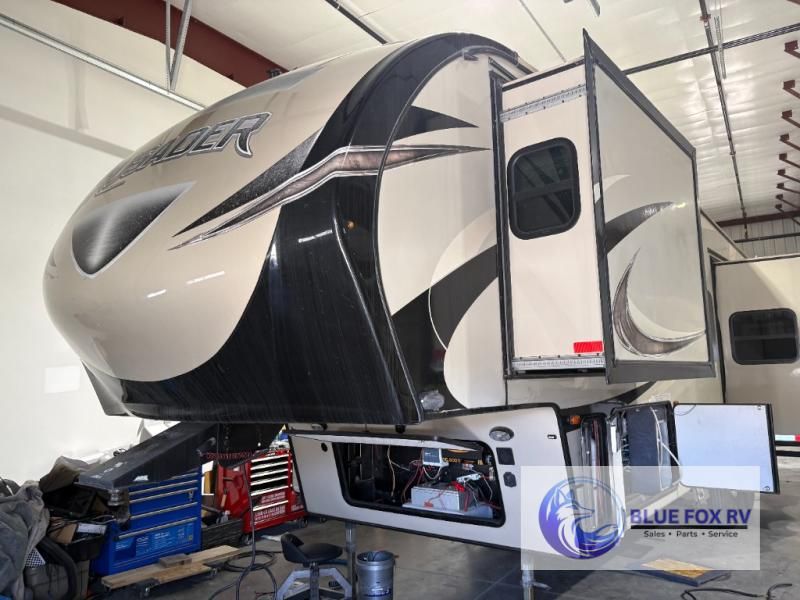 Used 2017 Prime Time RV Crusader 319RKT