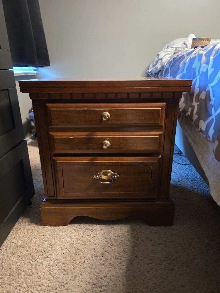 Broyhill Vintage Nightstand (single)