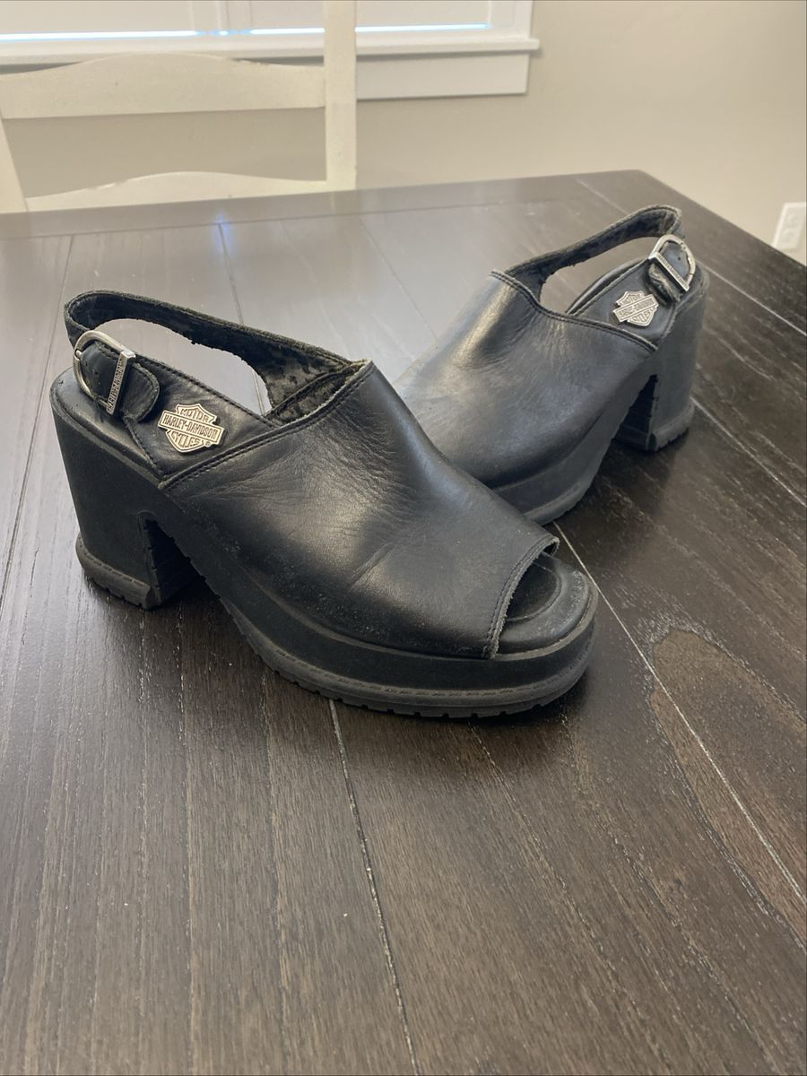 Harley-Davidson black leather platform slingback sandals from the Y2K era women’s 7