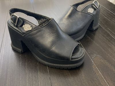 Harley-Davidson black leather platform slingback sandals from the Y2K era women’s 7