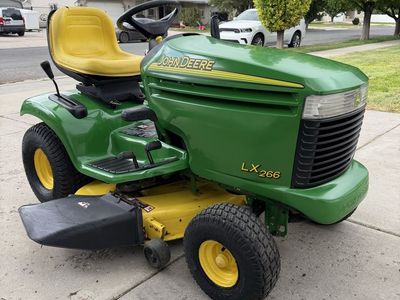 John Deere LX266 42 Inch Riding Mower