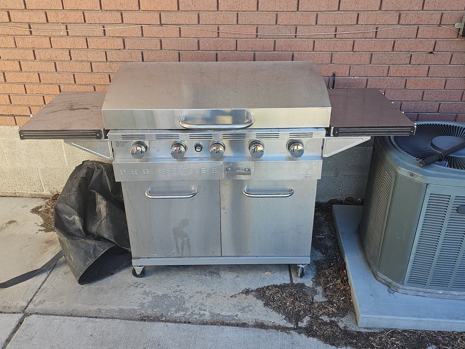 Members Mark Pro series flattop grill