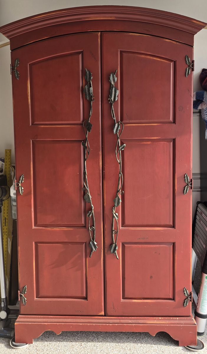 Red Hutch / TV Stand