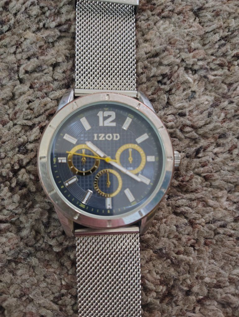 IZOD Stainless Steel Analog Wristwatch with Mesh Band