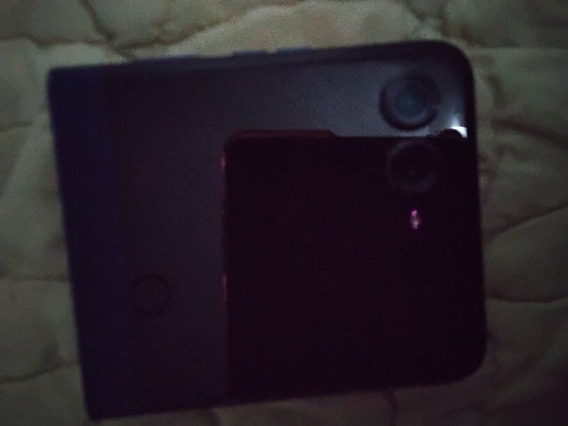 razr 2025 locked to Metro by T-Mobile