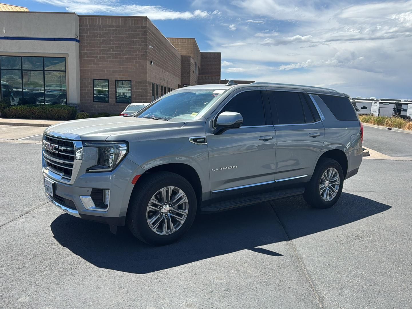 2023 GMC Yukon SLT