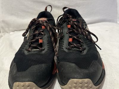 Brooks Cascadia 13 men’s size 12 black/red trim, goretex trail shoes