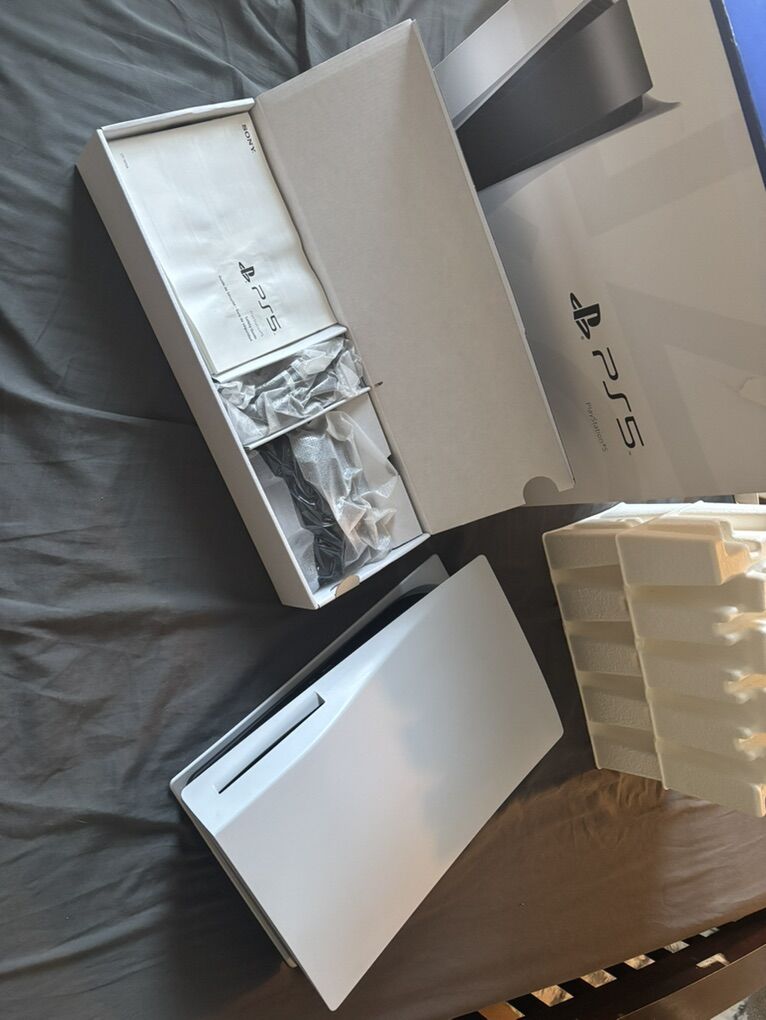 PS5 Disc (875GB Storage)