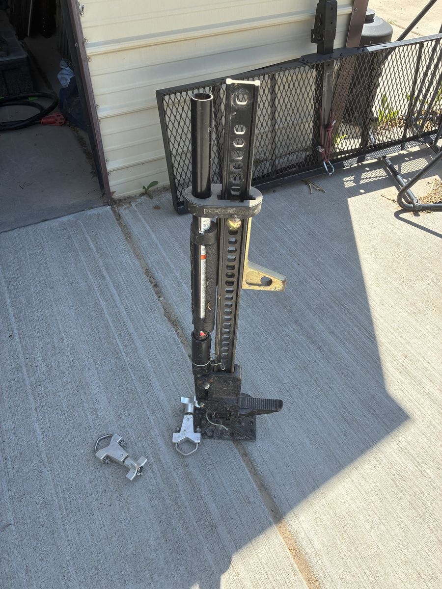 UTV Jack with mounts