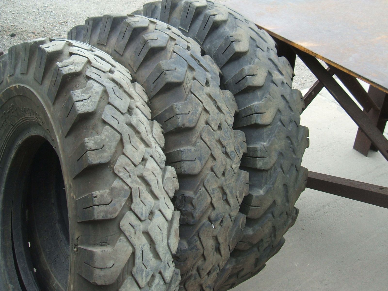 10.00-20 tires