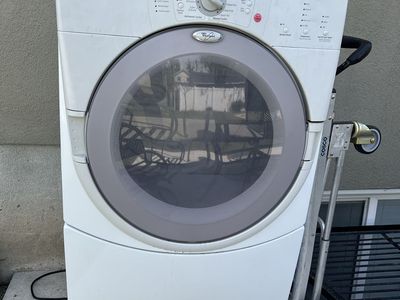 Whirlpool Electric front load dryer with pedestal
