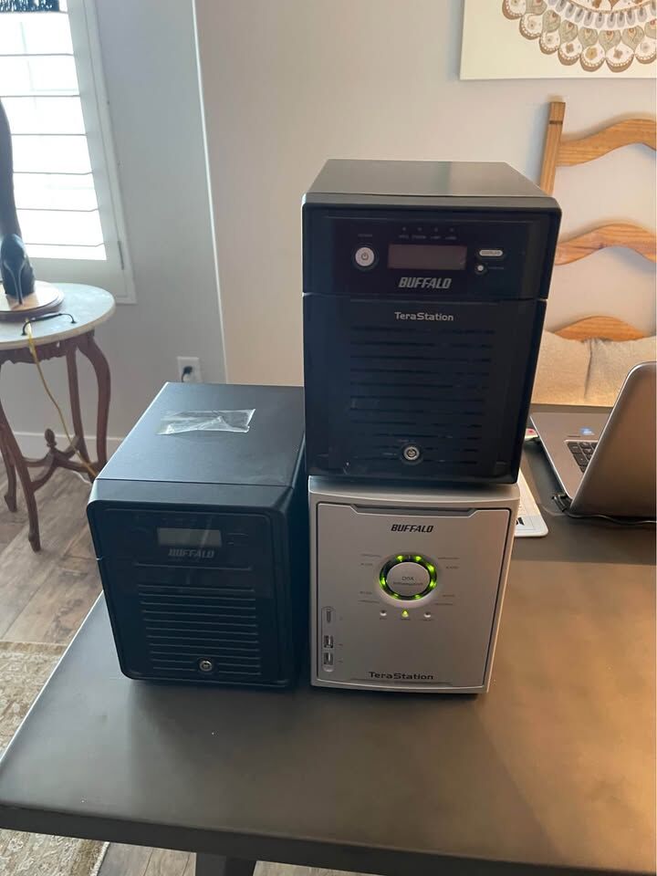 BUFFALO TERASTATIONS WITH DRIVES 3400 AND KEY