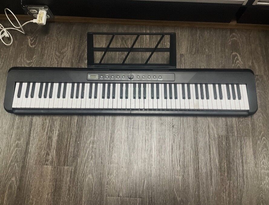 ELECTRONIC KEYBOARD