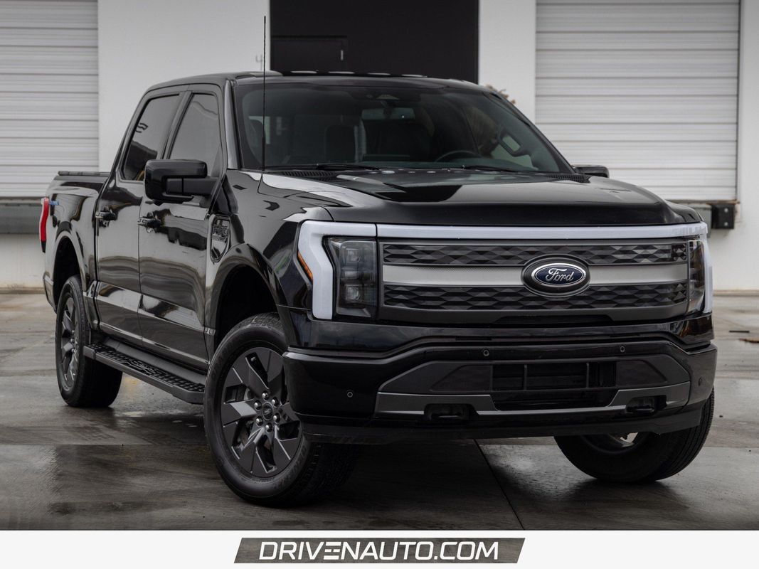 2023 Ford F-150 Lightning Lariat