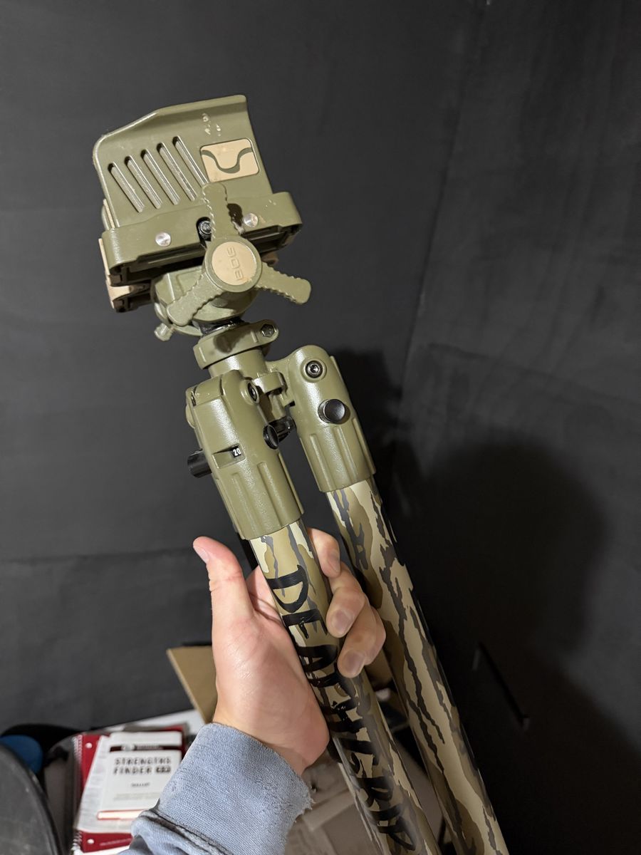 BOG DeathGrip Clamping Tripod - Mossy Oak Bottomland Camo (Like New)