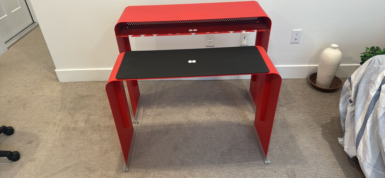Heckler onelessdesk Red Modern Style Desk with Retractable Keyboard Tray - Perfect for Small Spaces