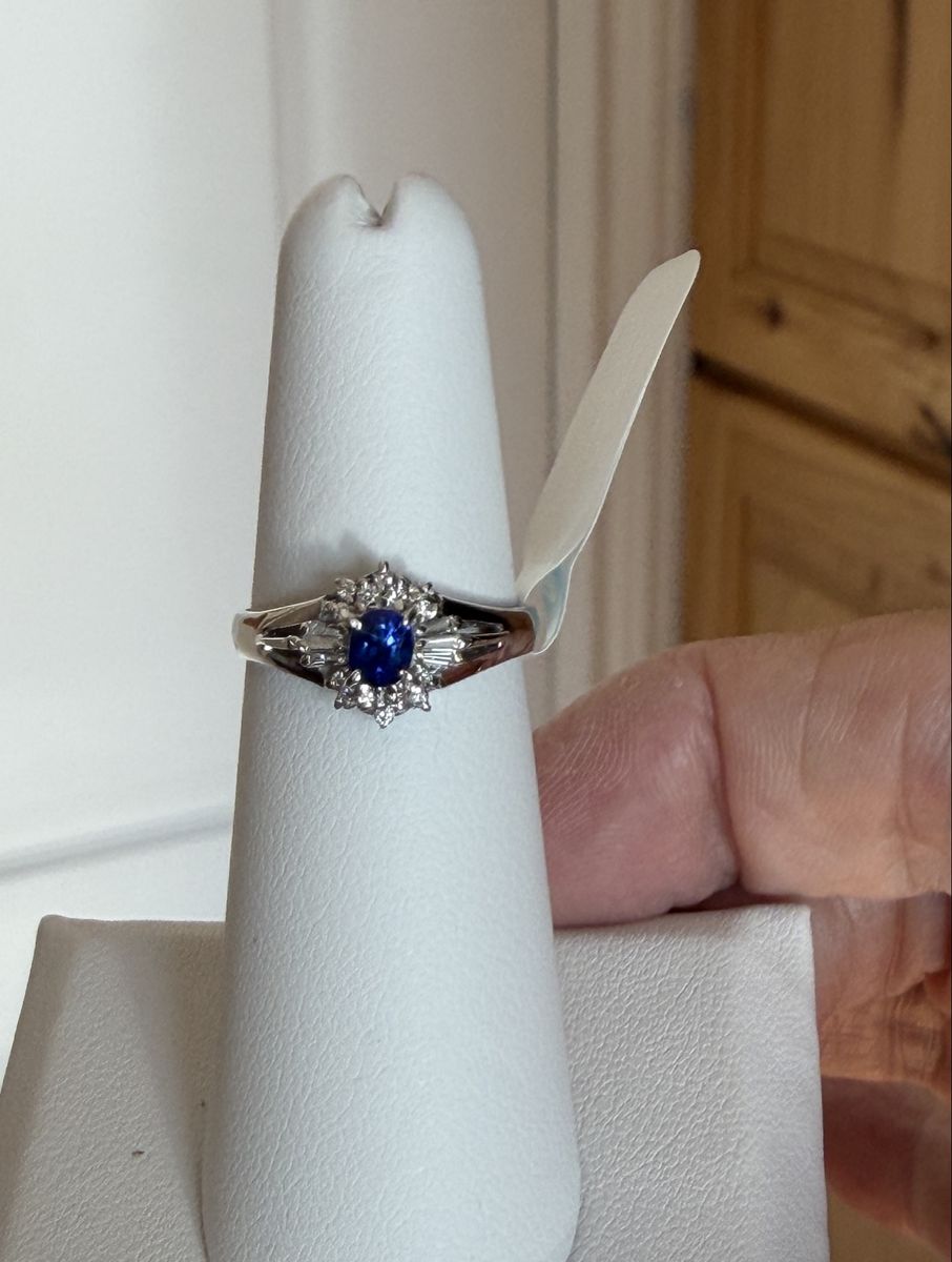 HI-END PLATINUM PT900 NATURAL MINED SAPPHIRE & SPARKLING DIAMOND RING! 3.87 GRAMS!