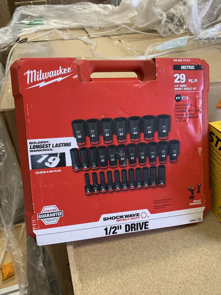 Milwaukee SHOCKWAVE 1/2 in. Drive Metric 6 Point Impact Socket Set (29-Piece)