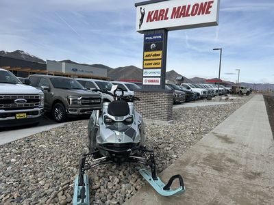 2024 Ski-Doo Backcountry™ X-RS® Rotax® 850 E-TEC 154 ES PowderMax 2.5 10.25 Black