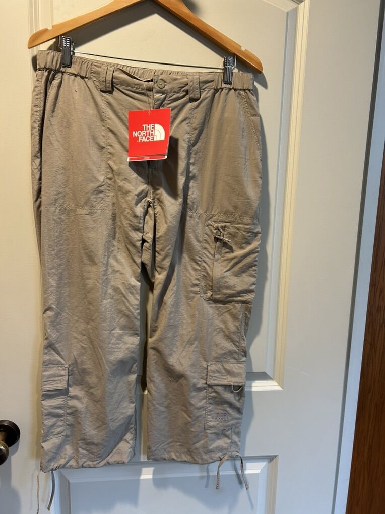 Nwt The North Face Beige Cargo Capri Large Pants