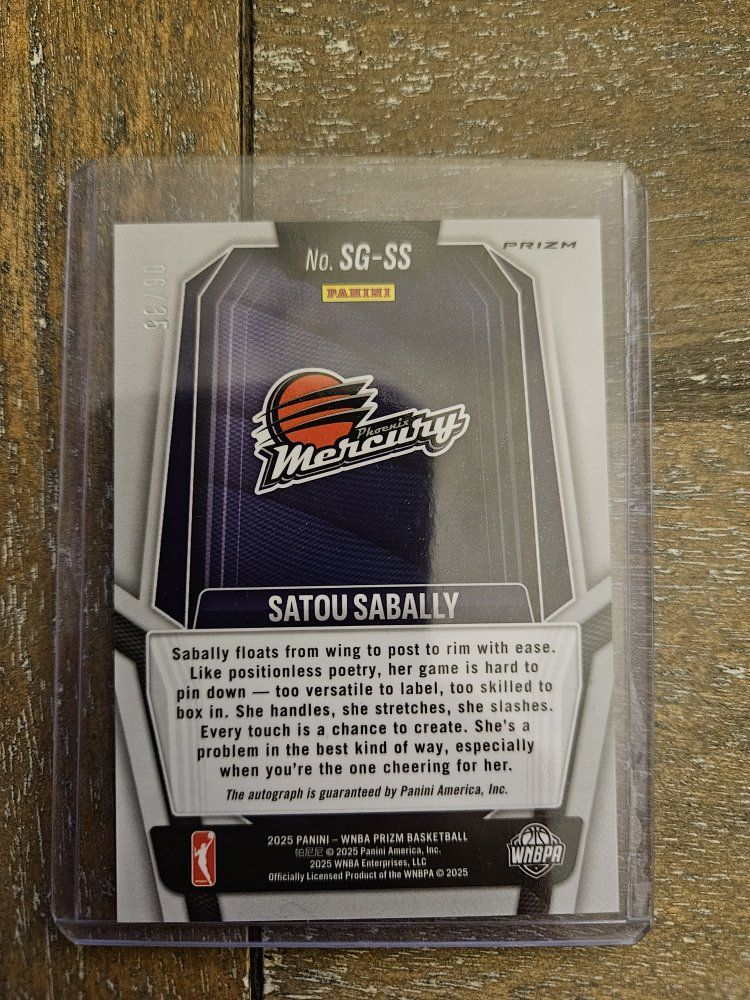 prizm Satou Sabally autographed wnba card