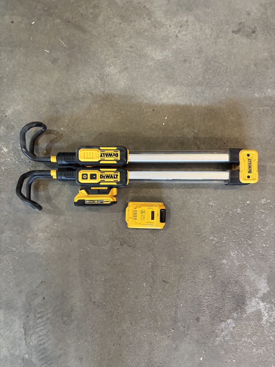 DeWalt Underhood Work Light 20V Cordless with 2x 2aH batteries