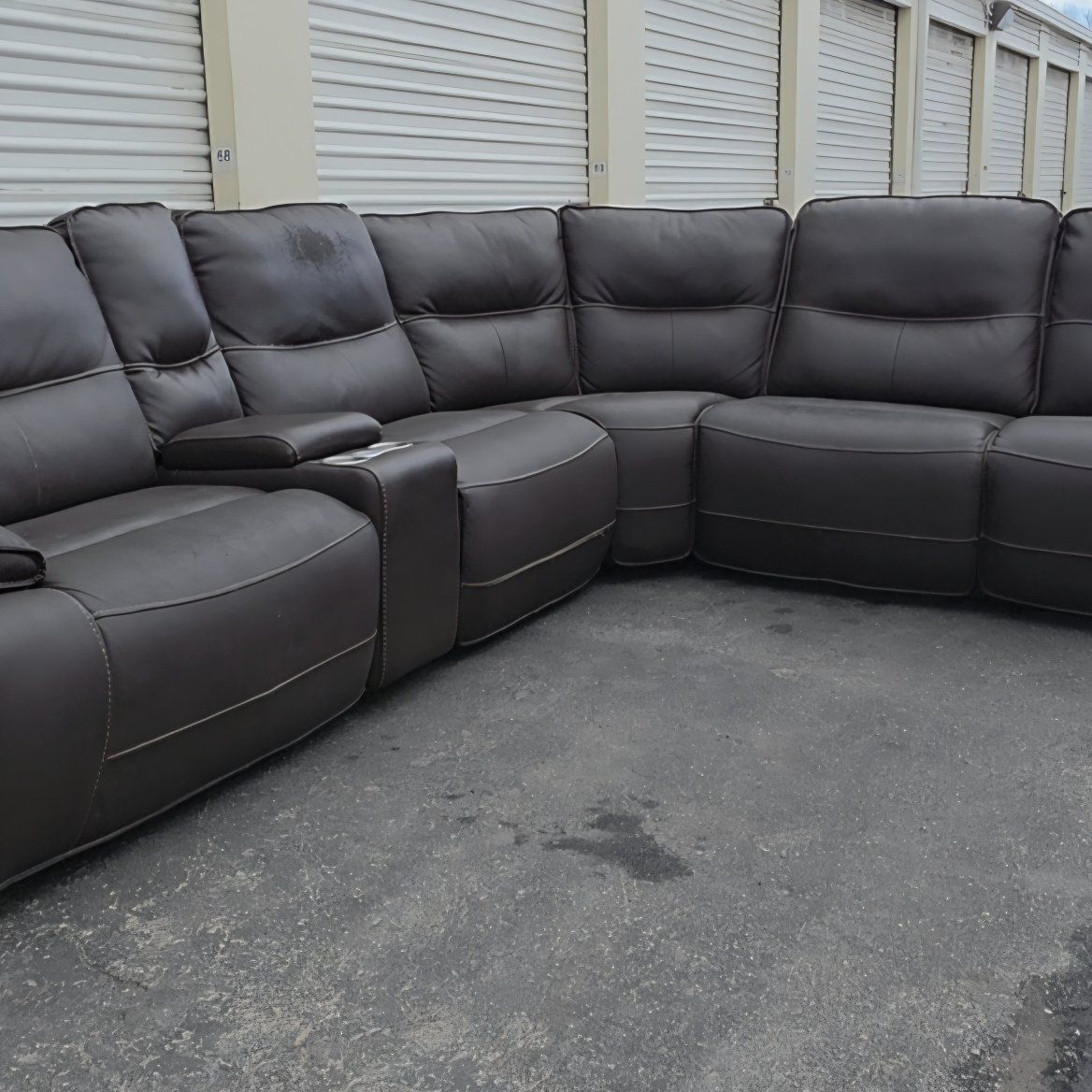 [FREE DELIVERY] Beautiful Leather Sectional