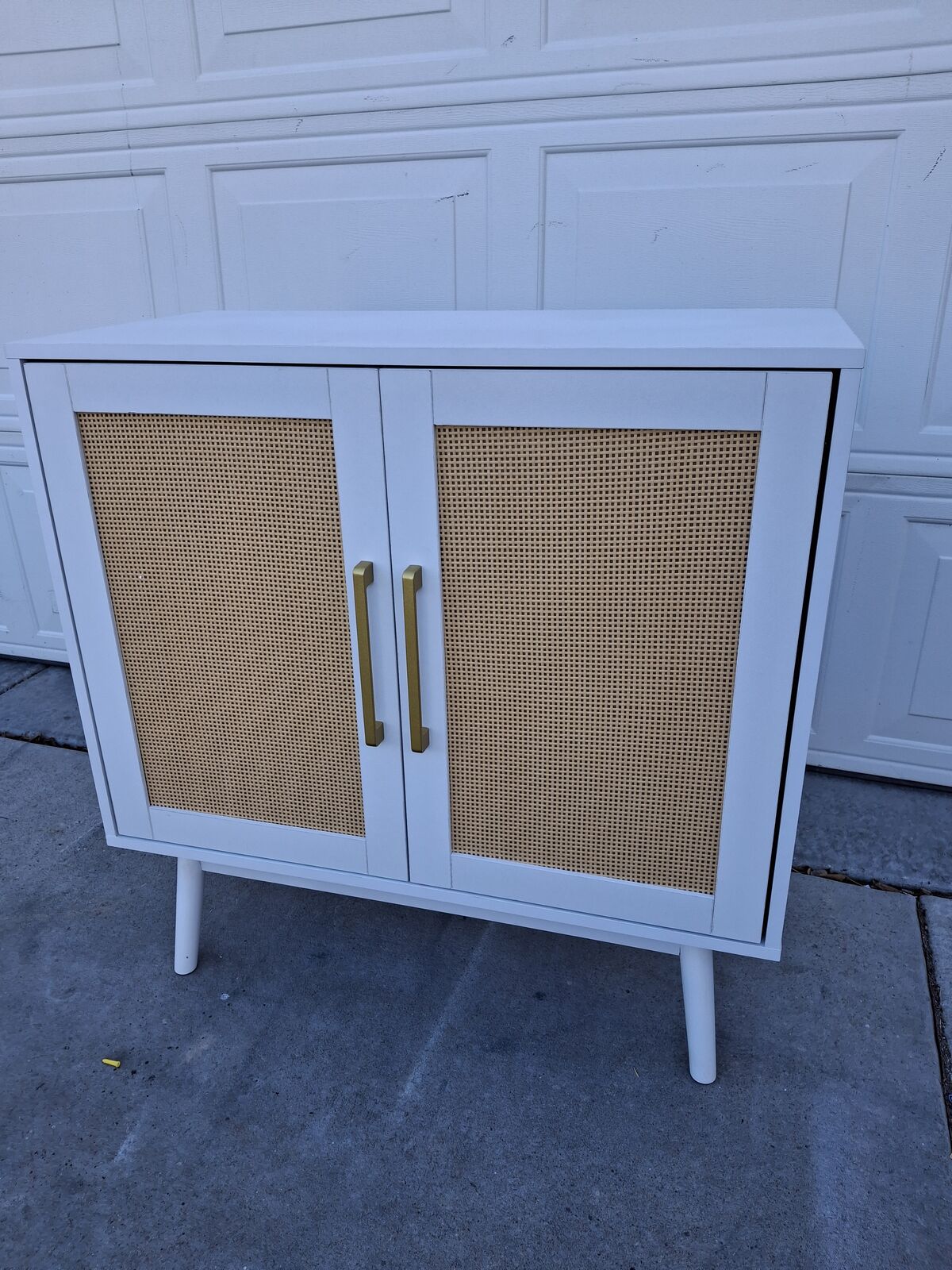 gorgeous white cabinet