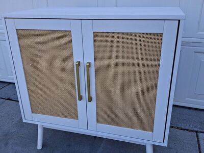 gorgeous white cabinet