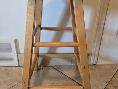 4 Bar Height Bar Stools