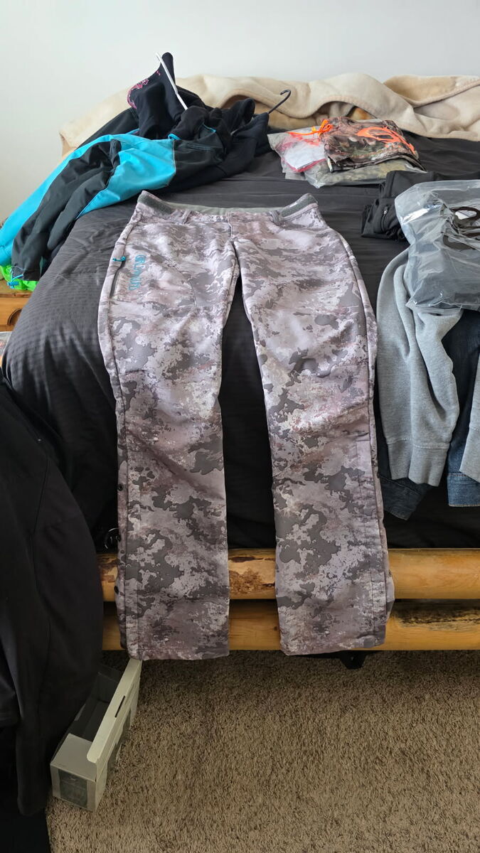 Girls with Guns size small pants