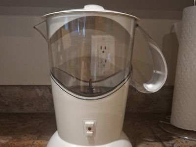 Mr. Coffee Cocomotion Electric Hot Chocolate Maker (Model HC4 -- White)