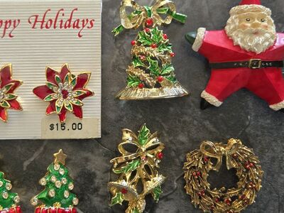 Vintage Christmas earrings and pins lot